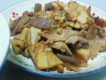 こんにゃくと豚肉の辛味いため